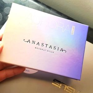 Aurora glow kit Anastasia Beverly Hills